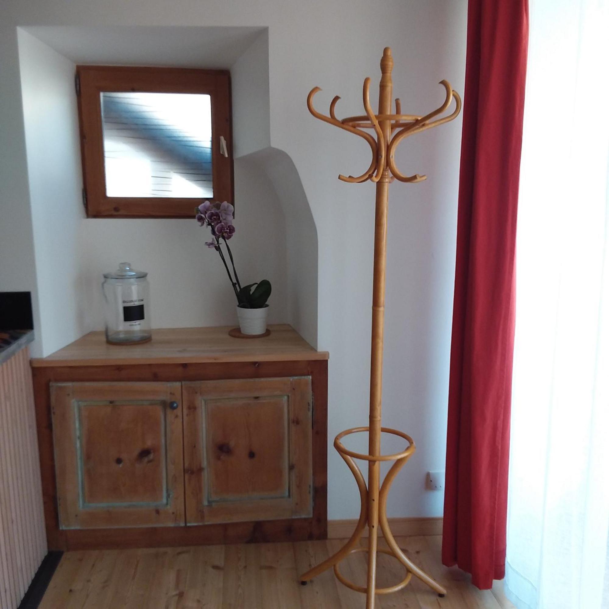Appartement Dans Maison De Village Crots Dış mekan fotoğraf